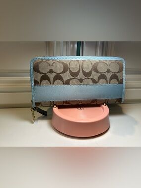 Coach y2k Zip Around Wallet in Light Blue and Khaki Signature Jacquard